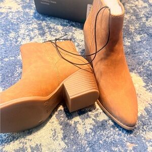 Elegant Tan Ankle Booties